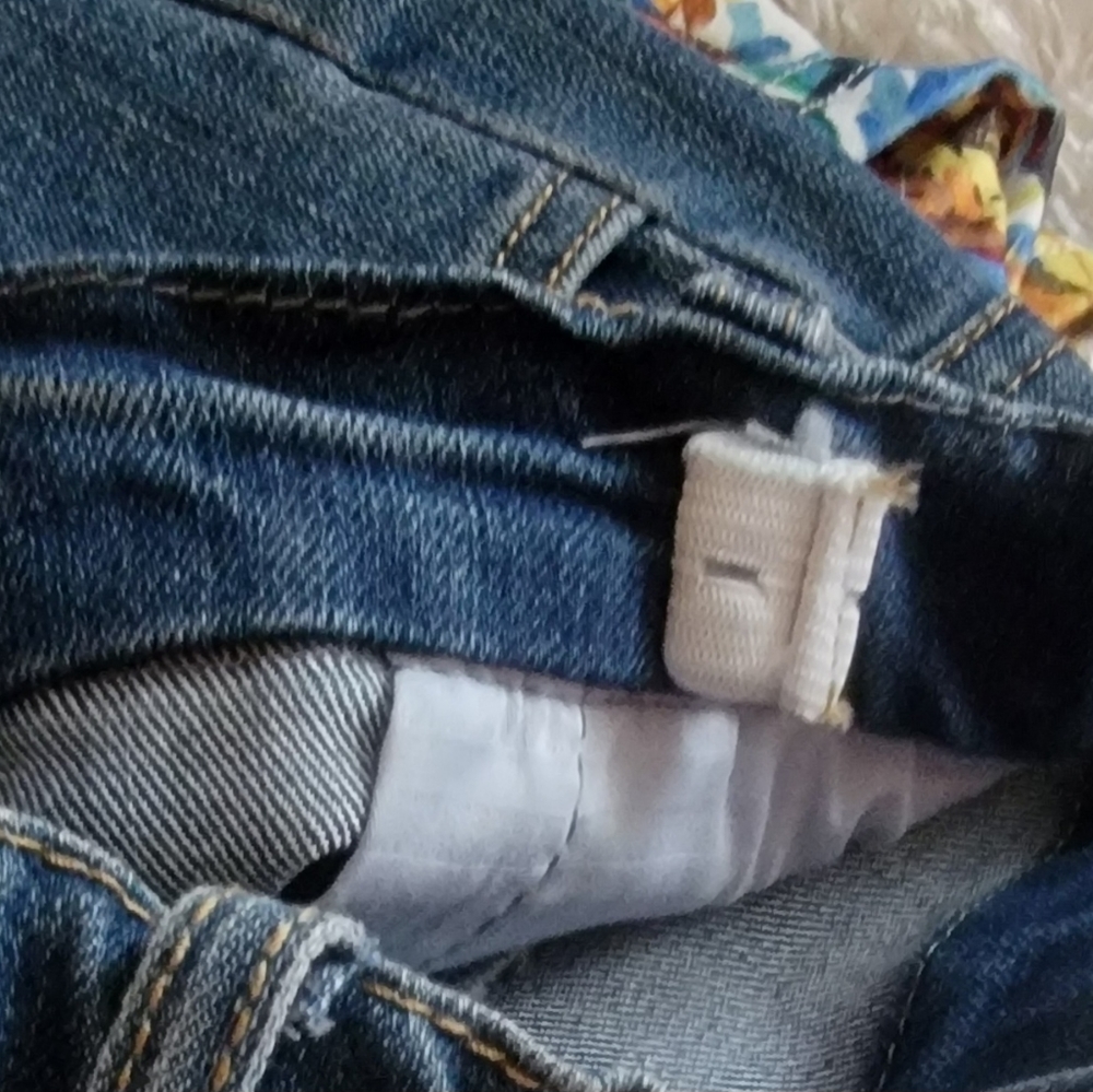 Short Set - Picture 3 of 3